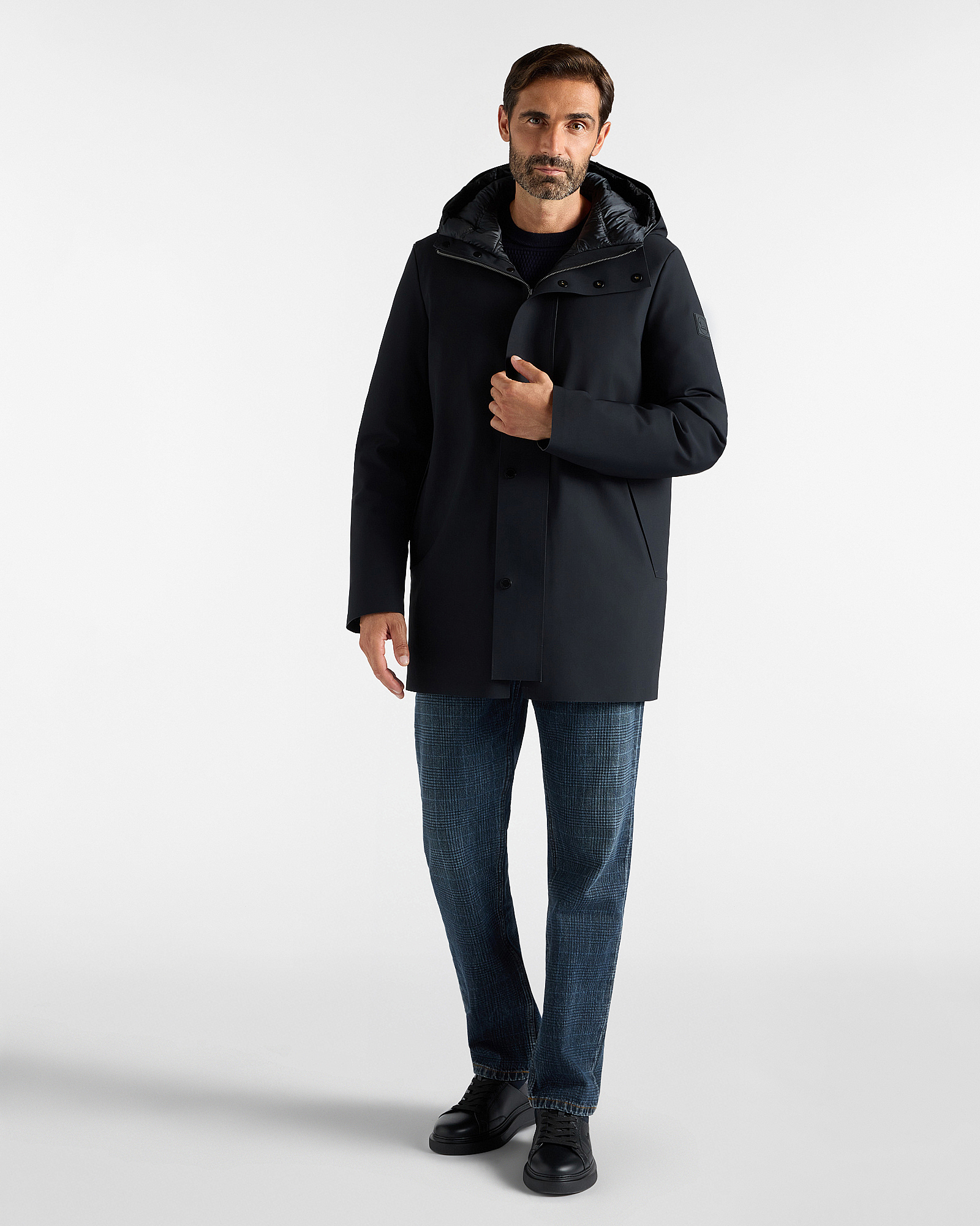Trench Uomo tecnico con cappuccio in nylon stretch nero